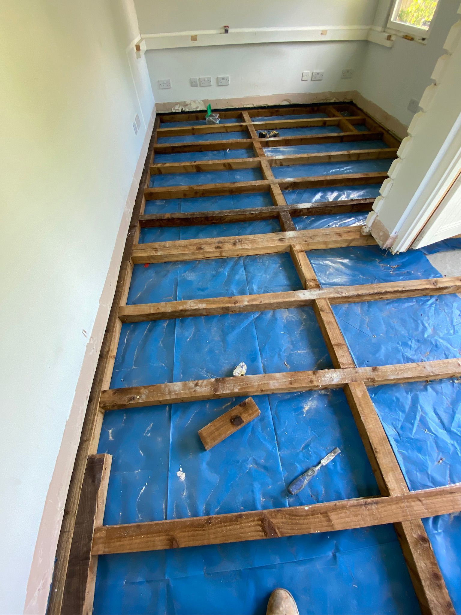 Expert Carpentry & Tiling Services